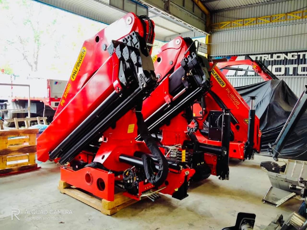 giá cẩu gấp 8 tấn fafinger dẻ nhất 3