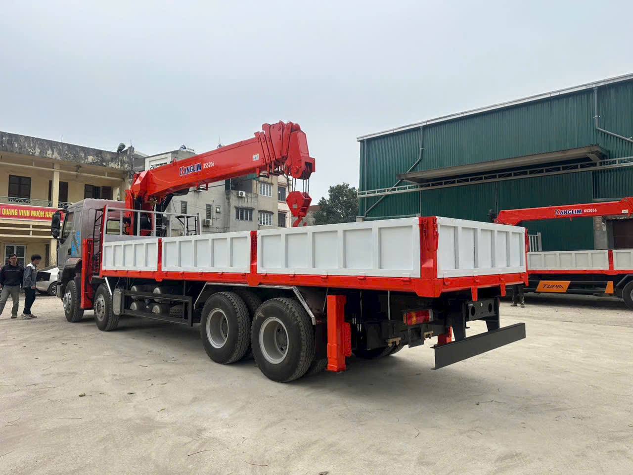 xe tải chenglong gắn cẩu kanglim 
