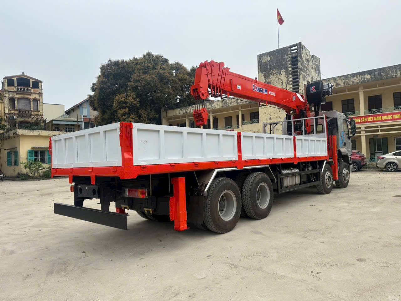 xe tải chenglong gắn cẩu kanglim 