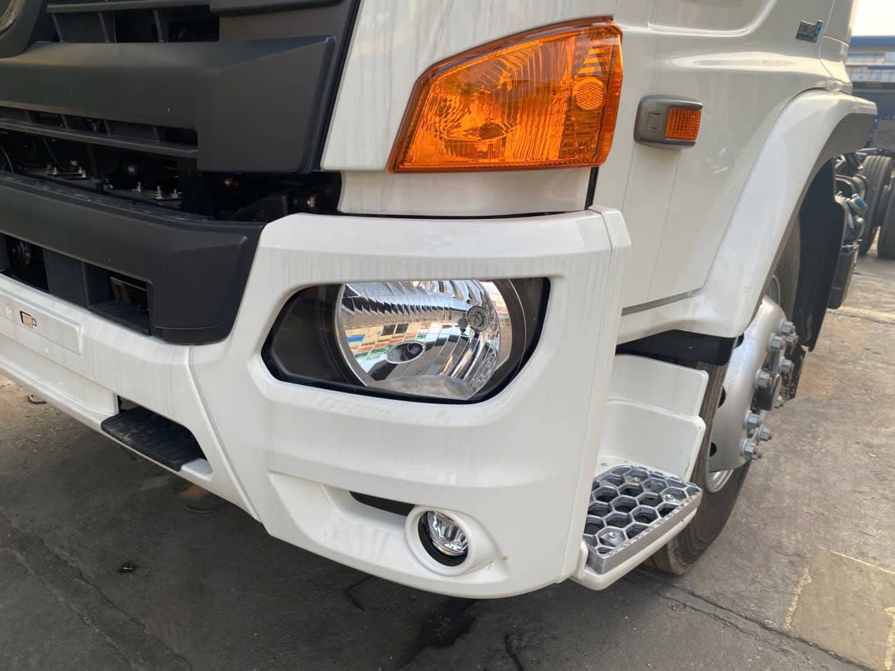 đèn xe hino 10m