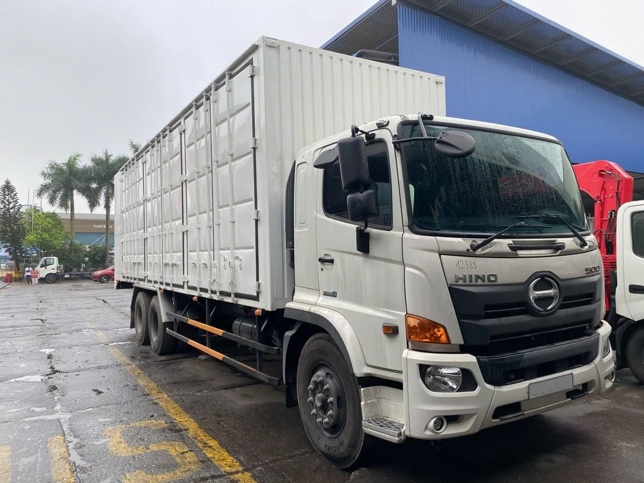 Xe tải Hino 15 tấn FL thùng kín 9,2m