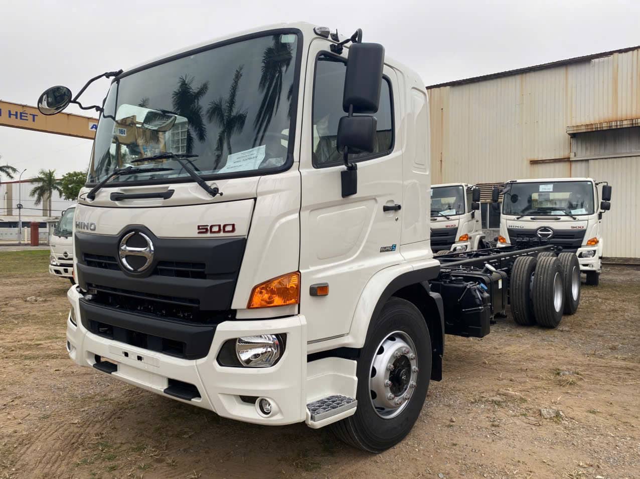 xe xát xi tải hino 15 tấn