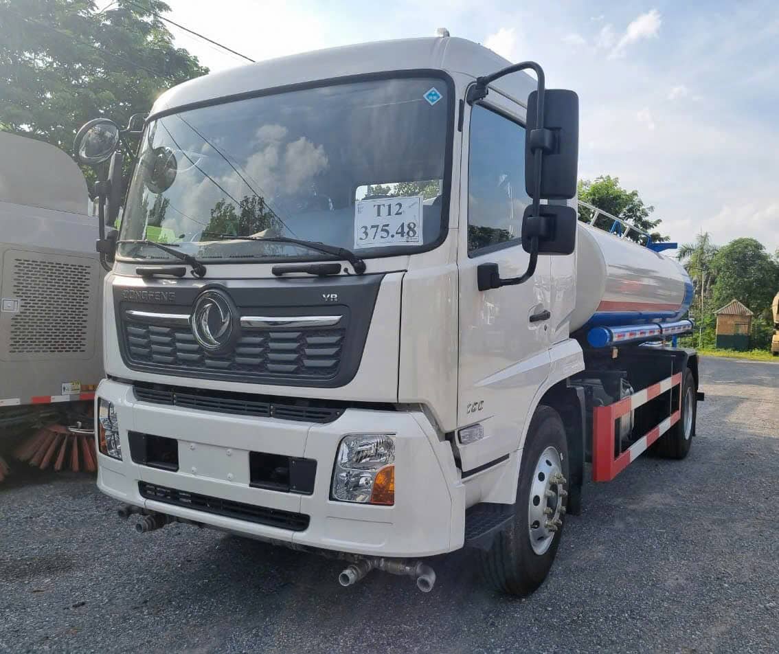 xe dongfeng phun nước 9 khối