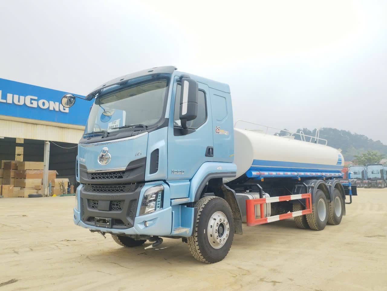 Giá Xe tải chenglong phun nước 14 khối, thông số kỹ thuật