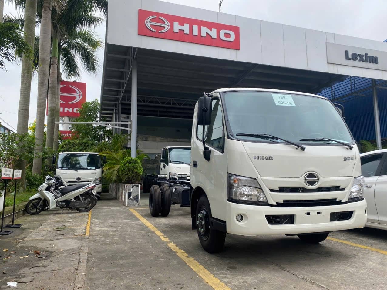 xe hino 720 3 tấn gắn cẩu unic