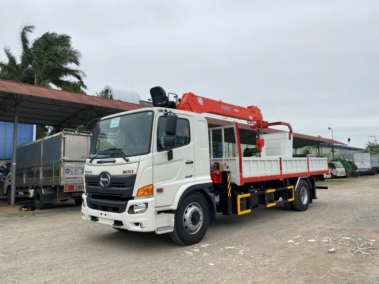 XE HINO 8 TẤN GẮN CẨU KANGLIM 5 TẤN GIỎ NÂNG NGƯỜI LÀM VIỆC TRÊN CAO