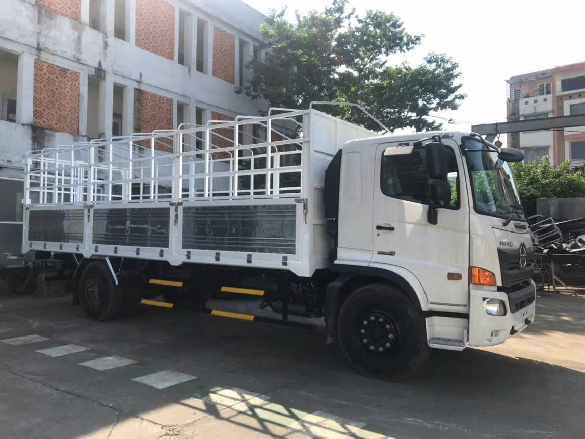 Xe tải Hino FG8JP8A 9 tấn Thùng Bạt