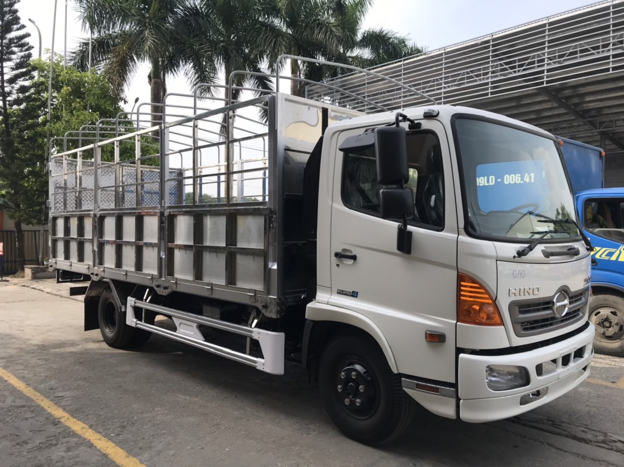 thùng bạt xe hino fc 5,8m