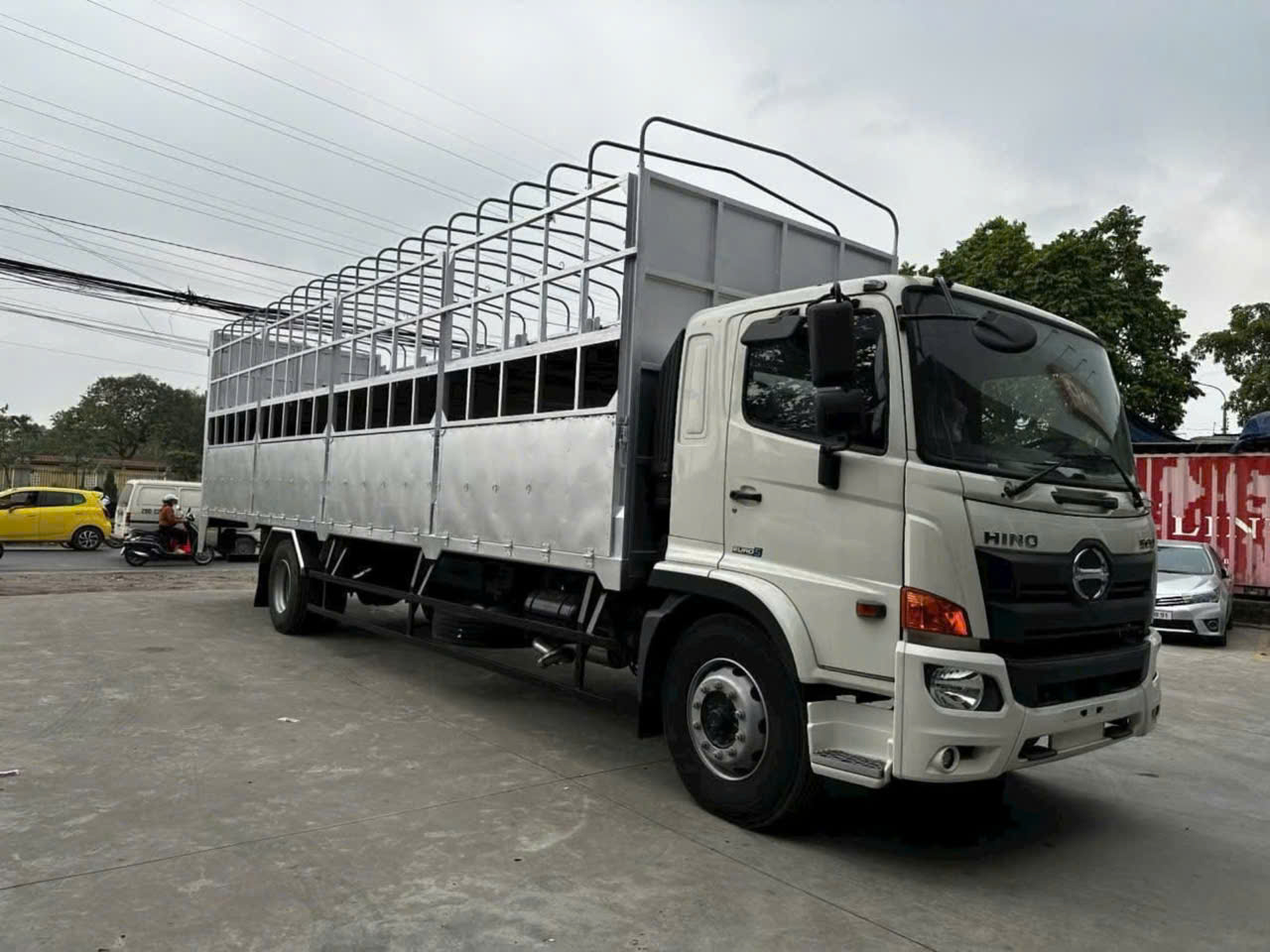 xe hino 8 tấn thùng 10m