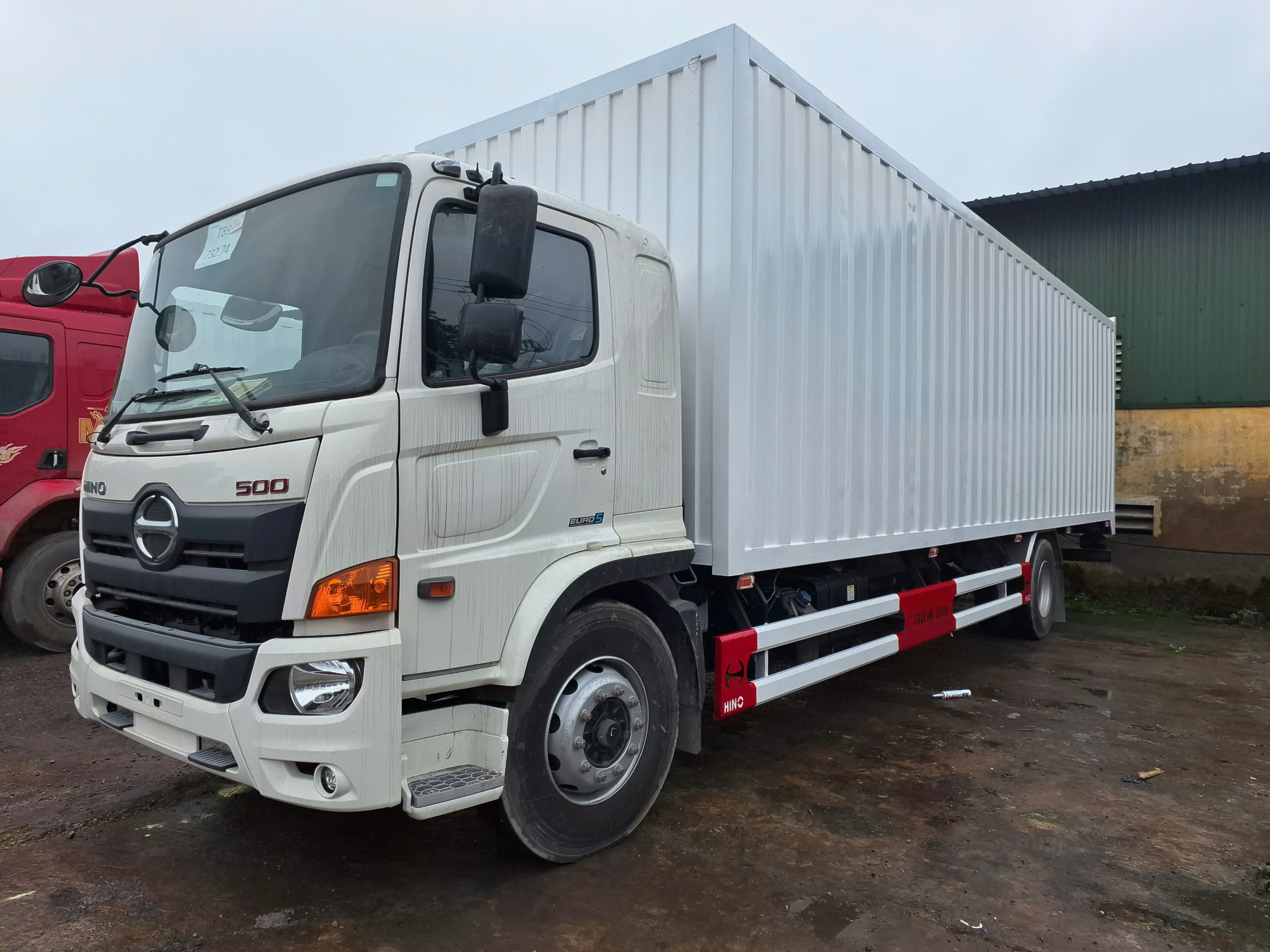 xe hino 8 tấn thùng 10m