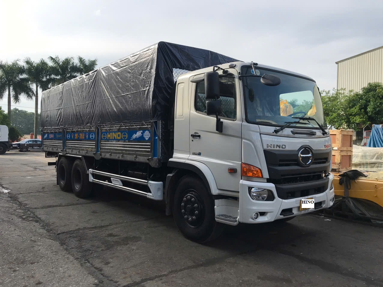 Xe tải Hino FL8JT8A 16 tấn thùng Bạt 7,6m