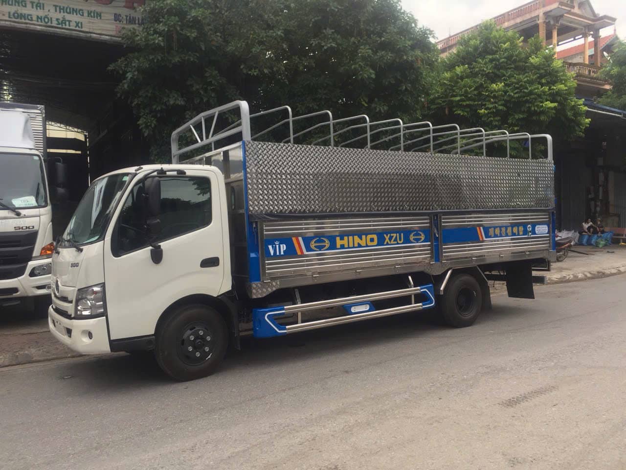 xe hino 5 tấn xzu730