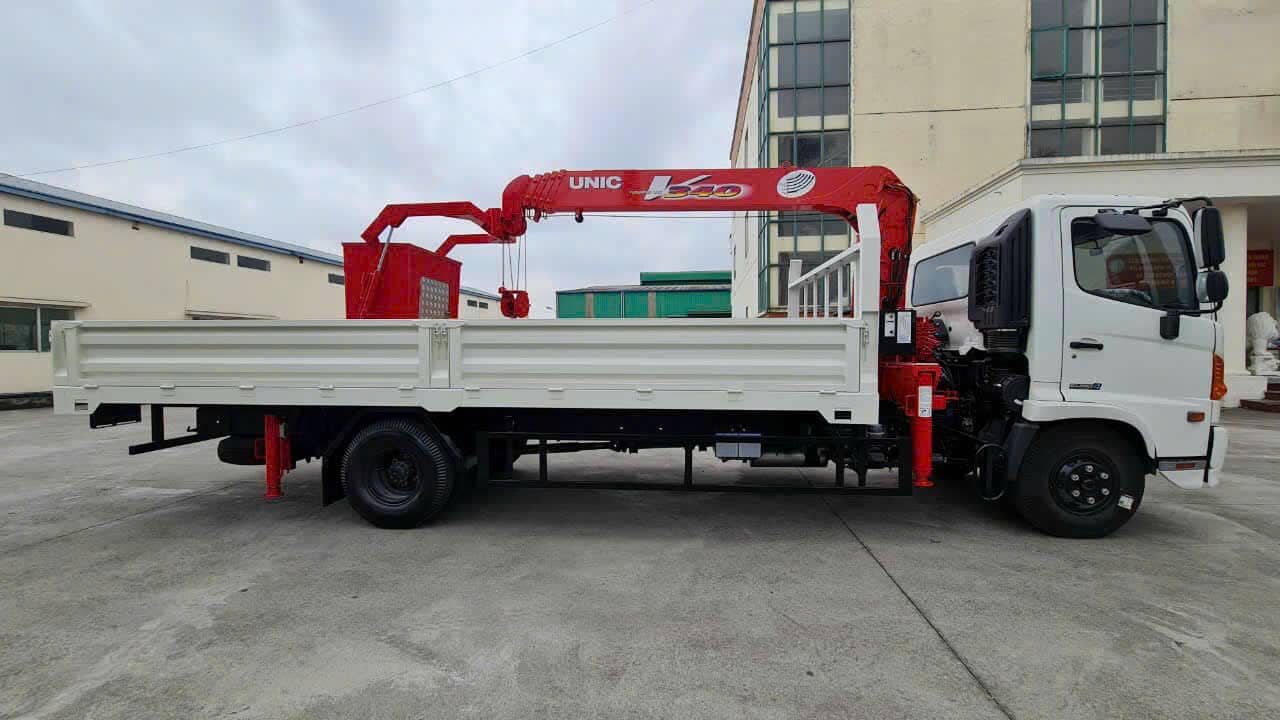xe hino 8 tấn gắn cẩu unic 3 tấn có rổ nâng