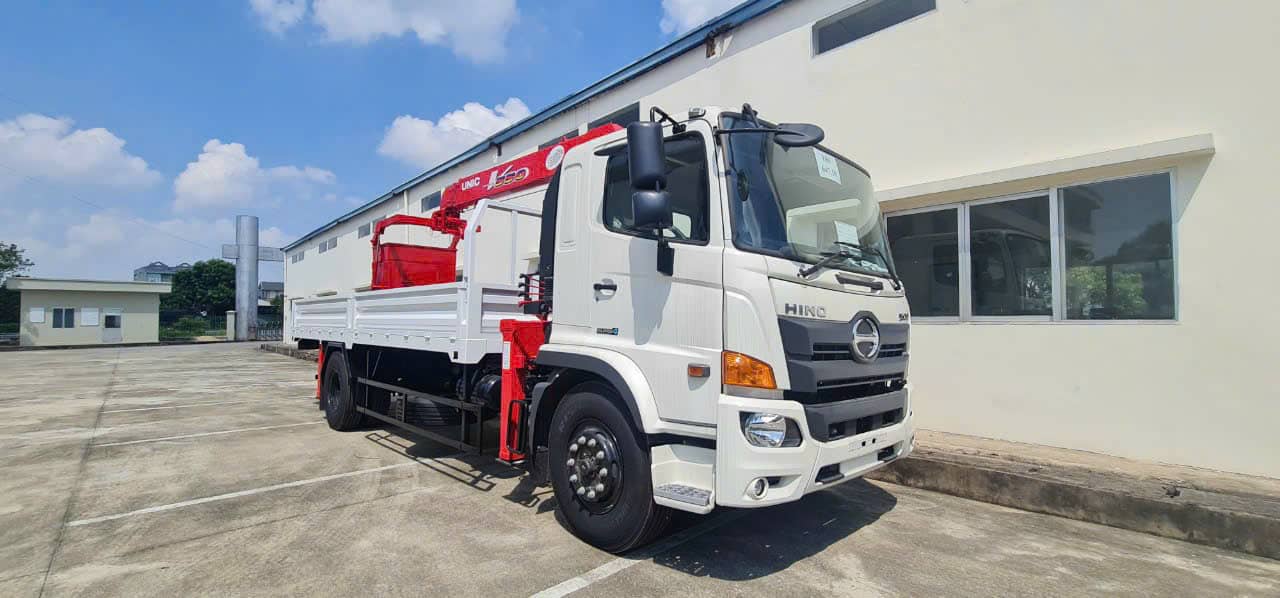 Xe tải Hino FG gắn cẩu Unic