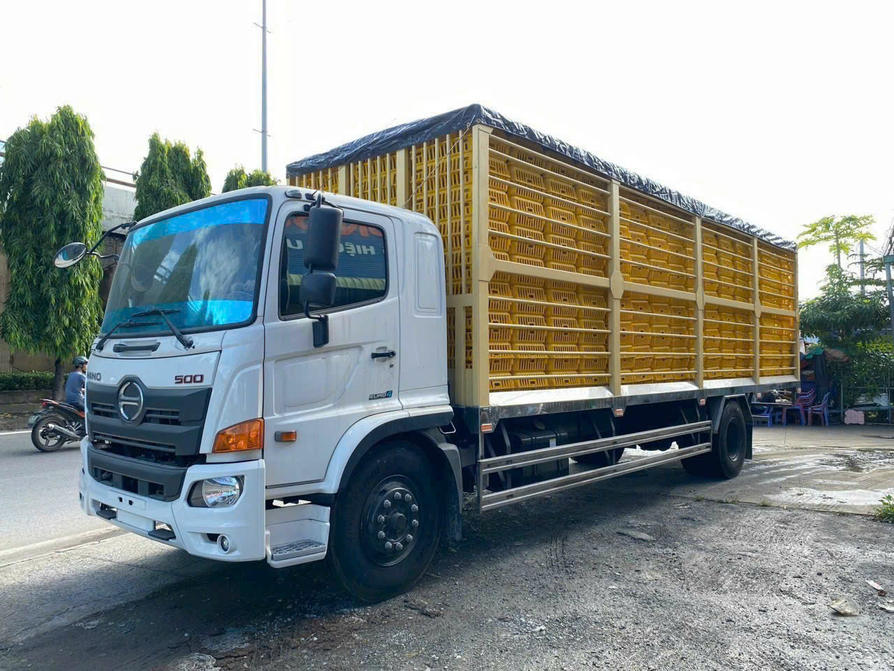 XE TẢI HINO CHỞ GIA CẦM GÀ, VỊT THÔNG SỐ VÀ GIÁ BÁN