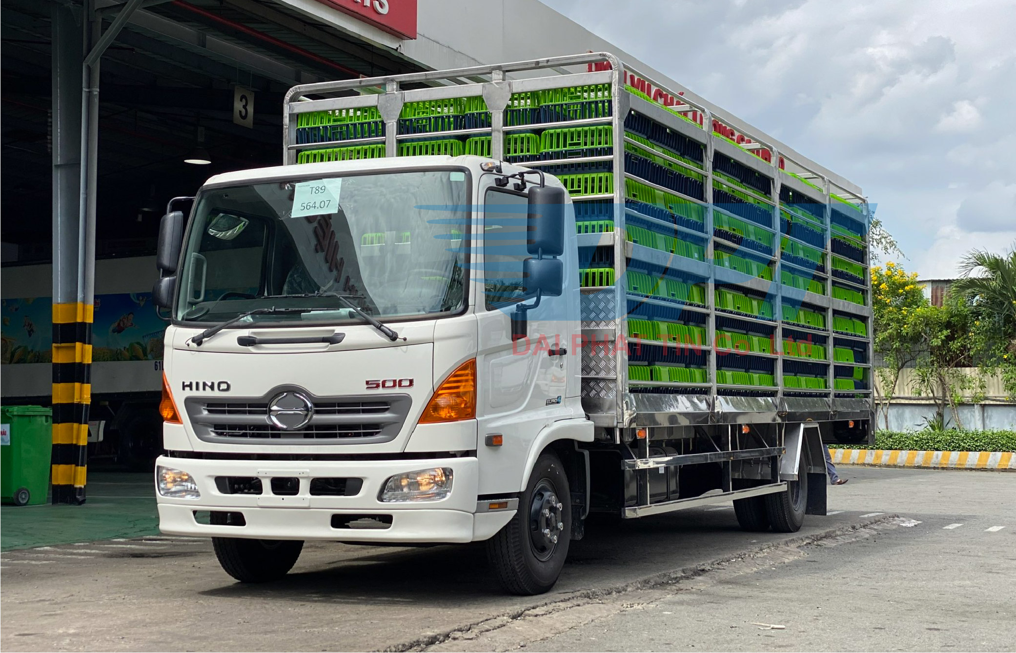 xe hino fc chở gia cầm gà vịt