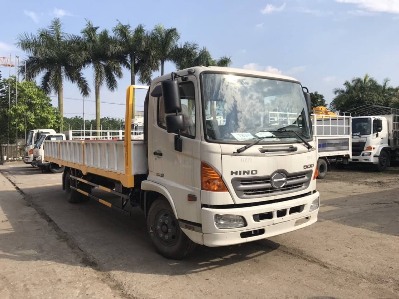 Xe tải Hino FC Thùng Lửng 6 tấn