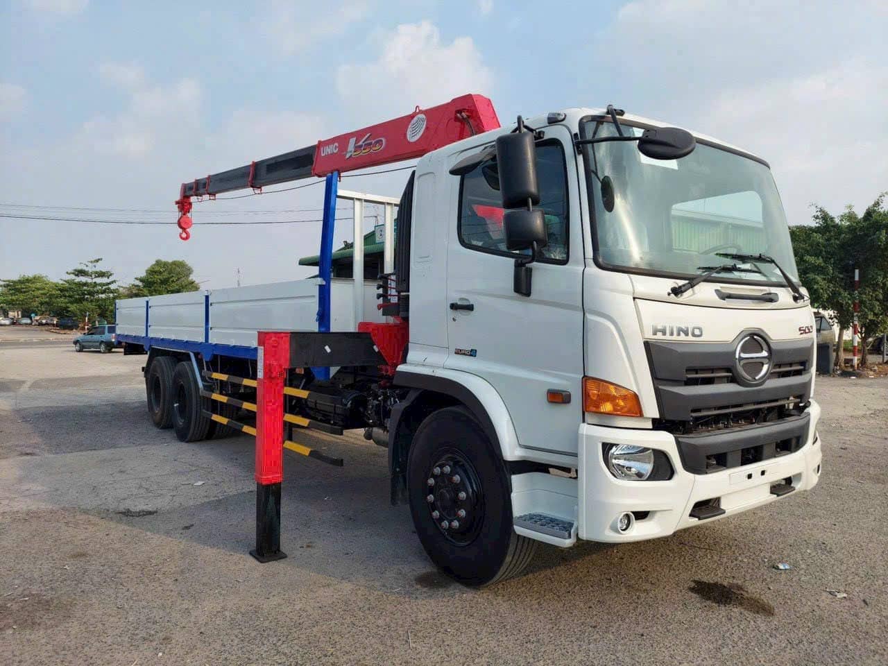 Xe tải Hino FL8JTSA 15 tấn gắn cẩu Unic 5 tấn 5 đốt
