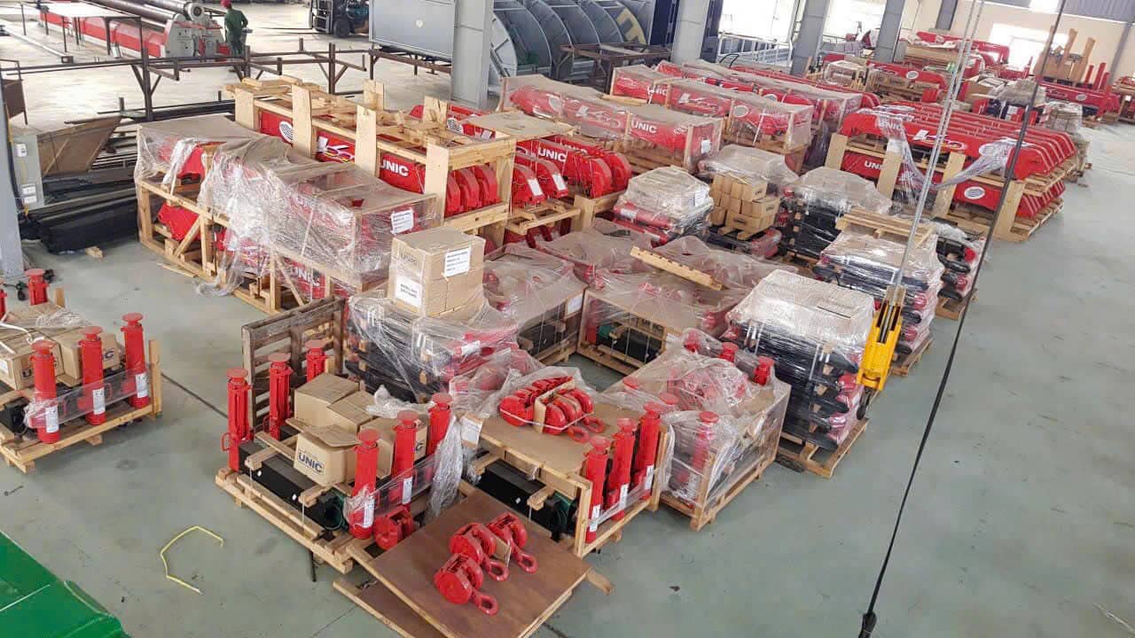 cẩu unic thương hiệu Nhật Bản