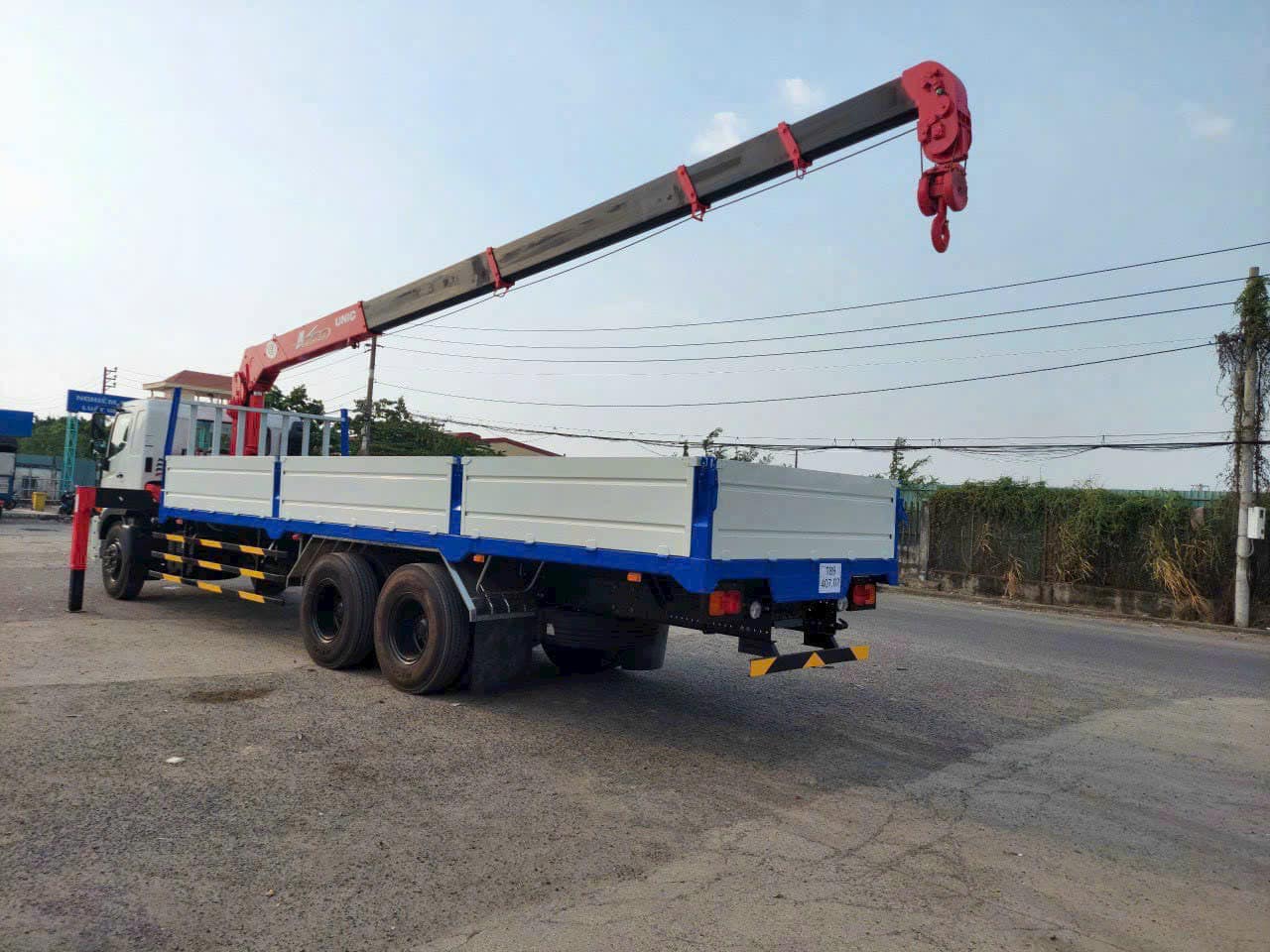 xe tải hino 3 chân 9,2m gắc cẩu unic