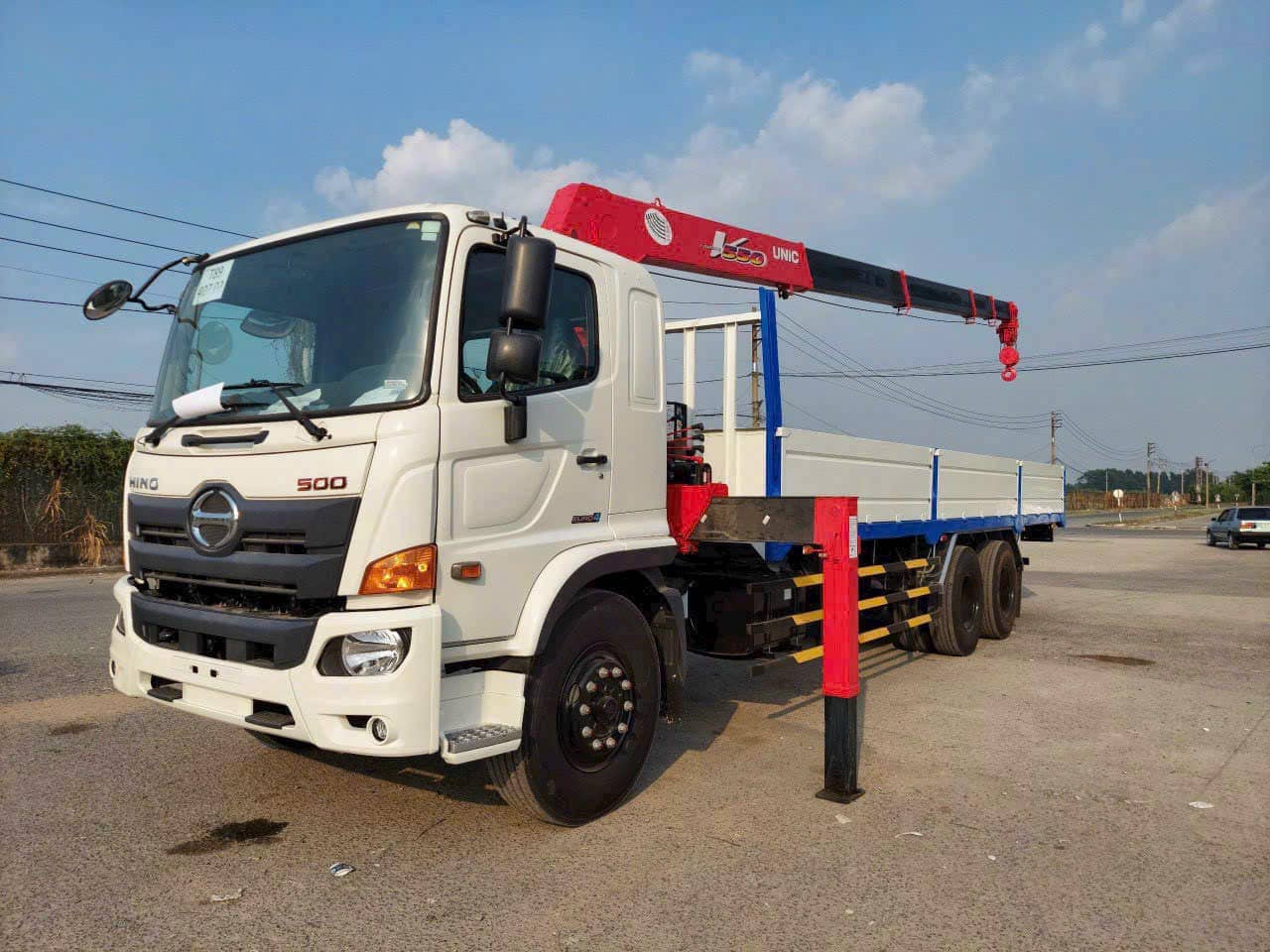 Xe tải Hino FL 3 chân thùng dài 9,2m gắn cẩu Unic 5 tấn 5 đốt