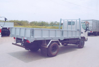 xe tải hino dutro 5 tấn thùng lửng