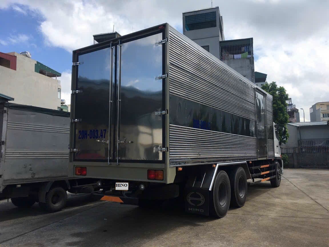 xe tải hino 15 tấn thùng kín 7,6m