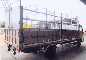 Xe tải hino xzu730 5 tấn mui bạt