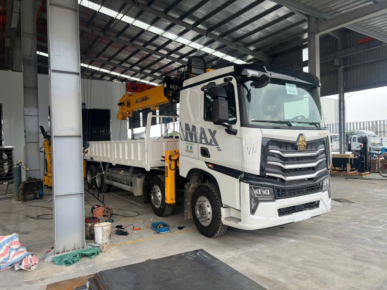 xe tải howo gắn cẩu soosan
