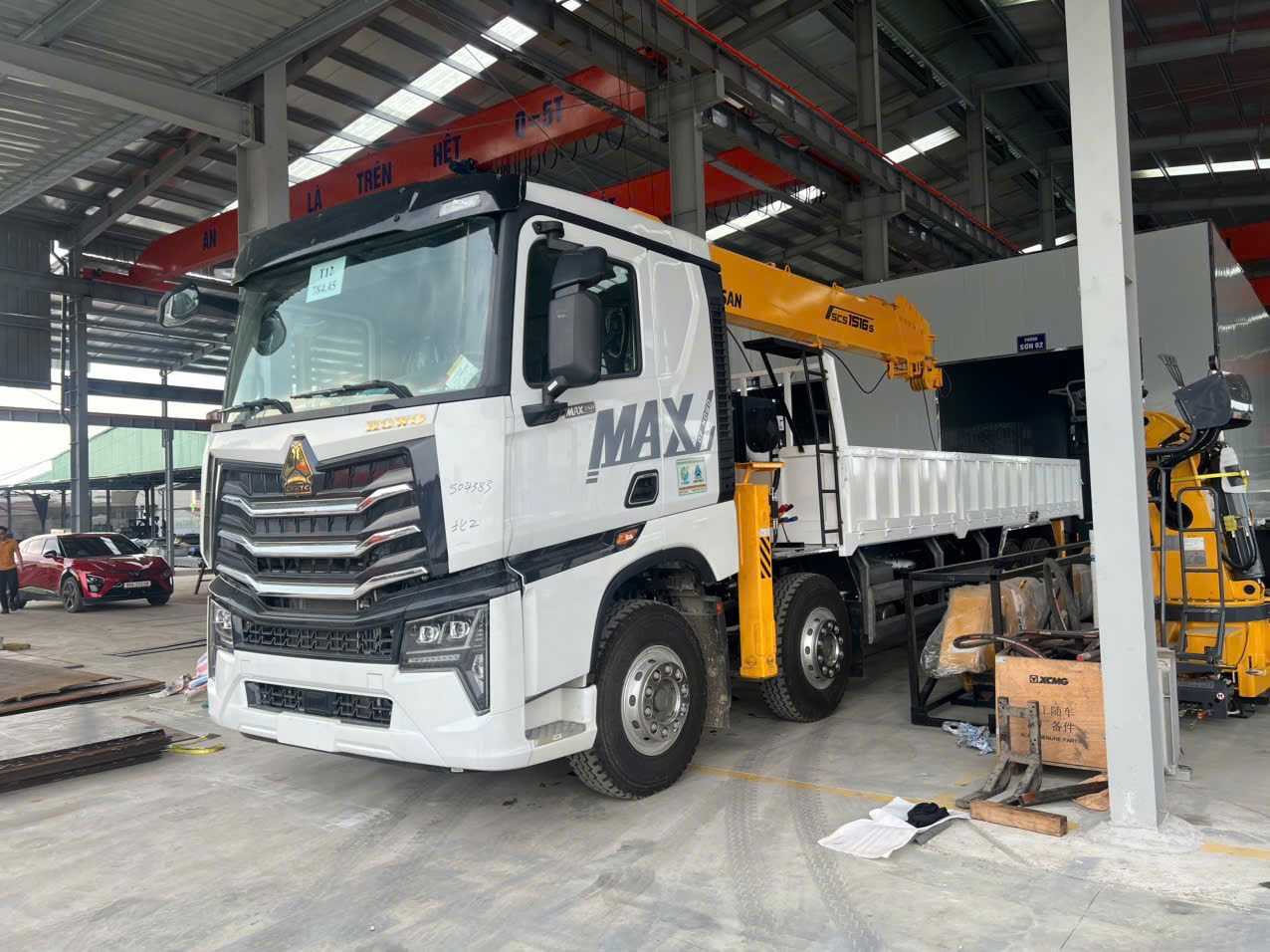GIÁ XE TẢI HOWO MAX 4 CHÂN GẮN CẨU SOOSAN 15 TẤN MỚI NHẤT