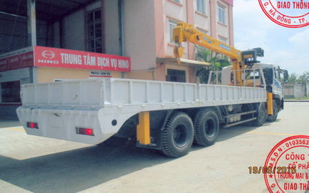 xe tải trường giang gắn cẩu 7 tấn