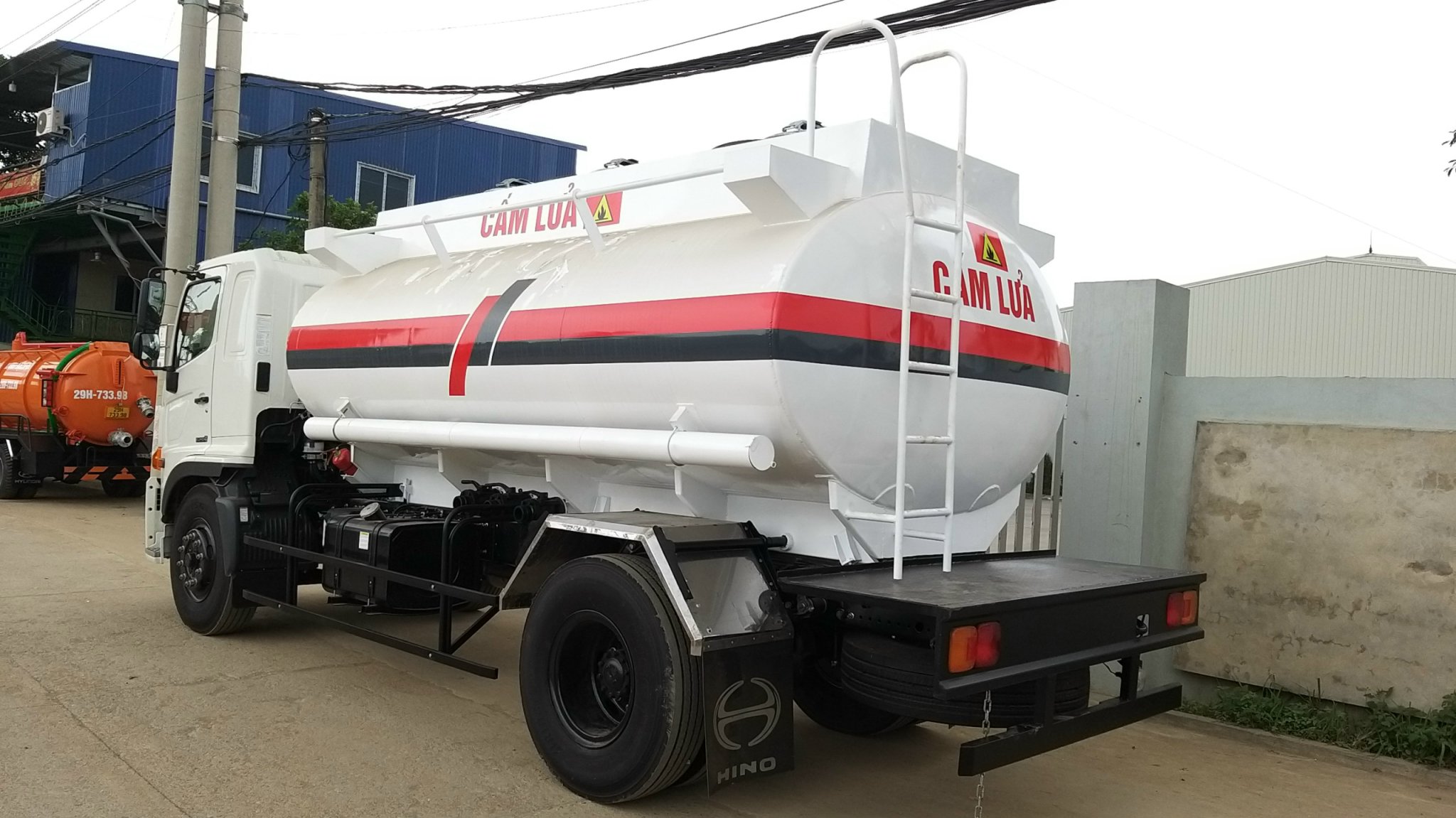 xe hino chở xăng 11 khối